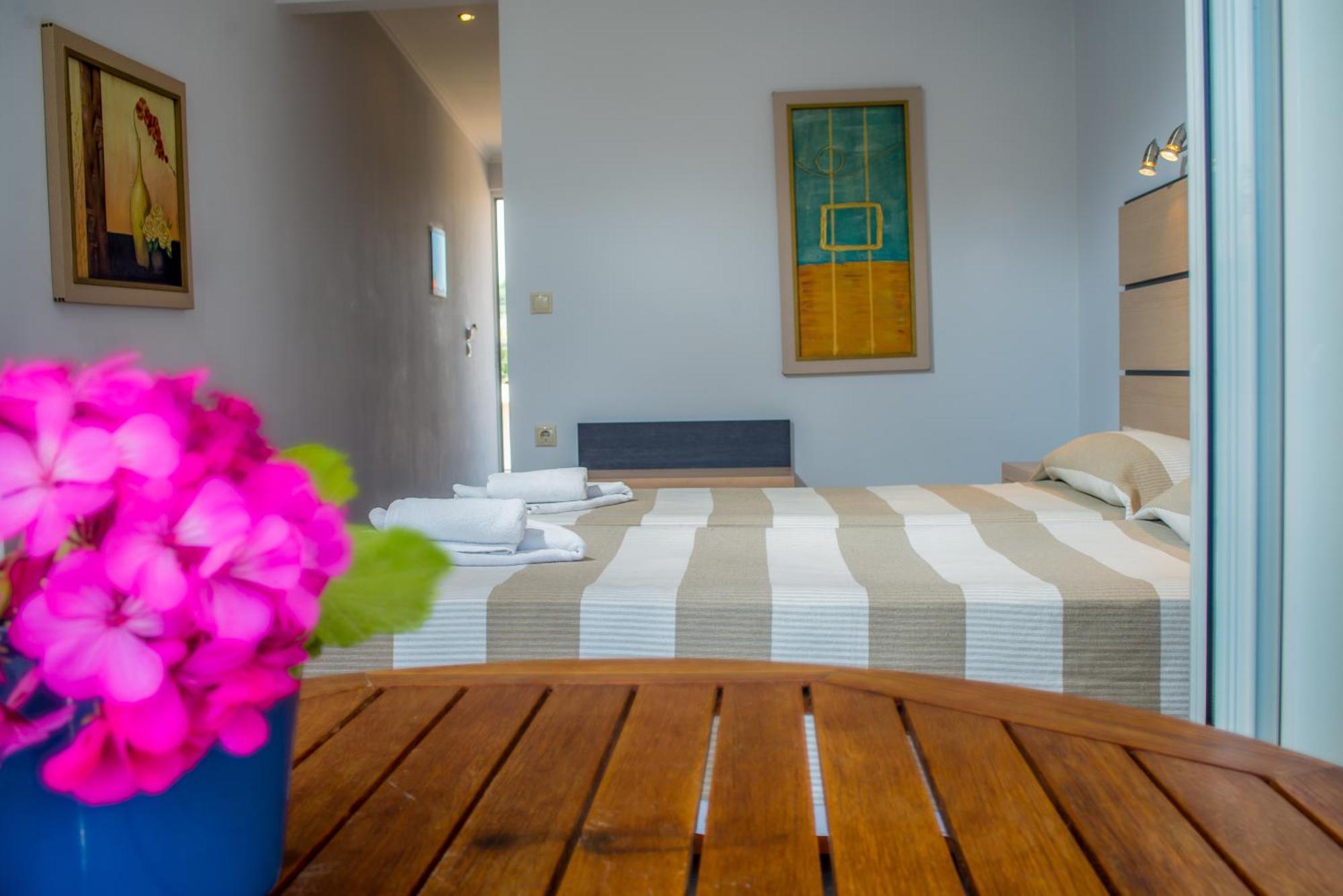Natalie Hotel Лаганас Стая снимка