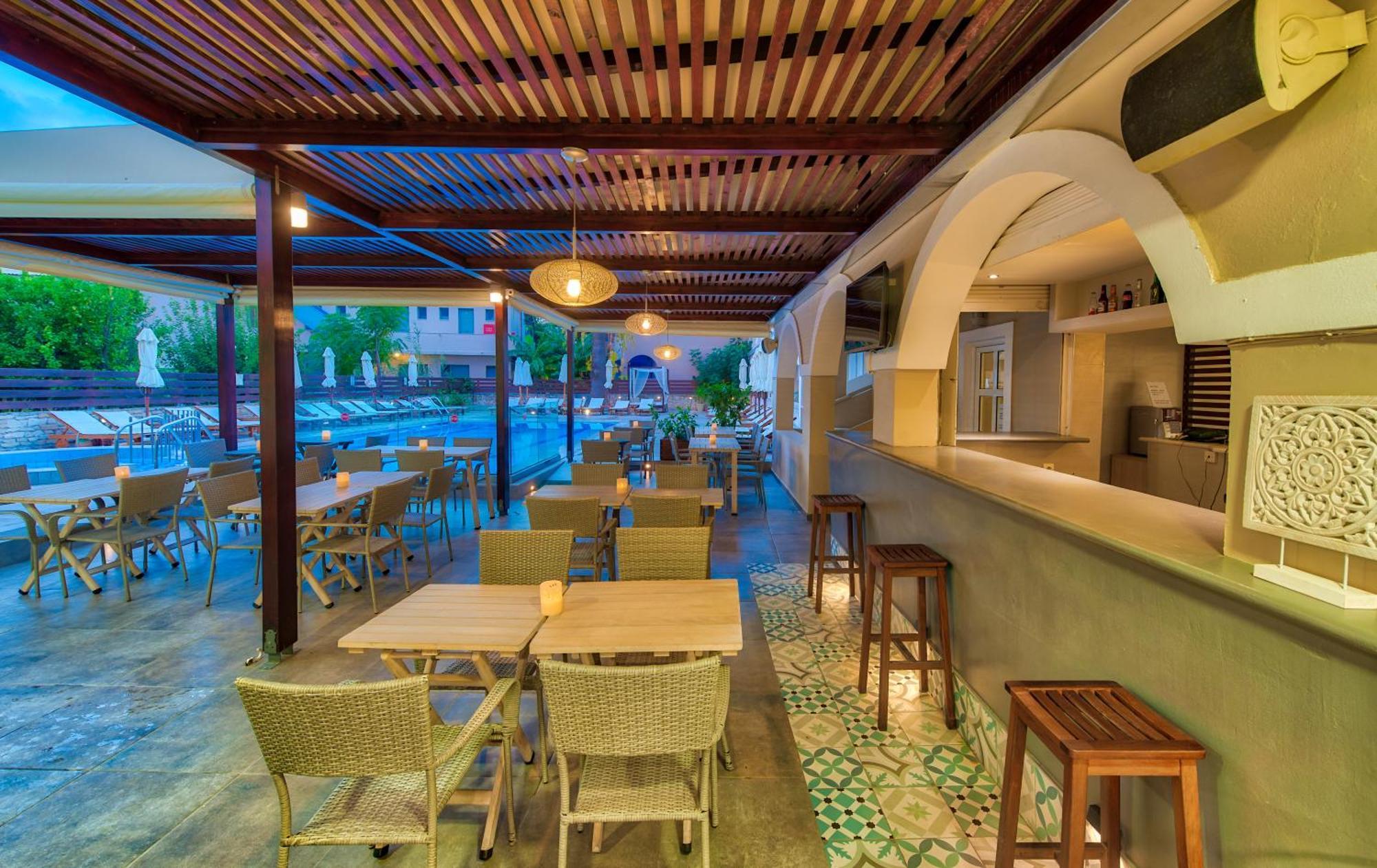 Natalie Hotel Лаганас Екстериор снимка